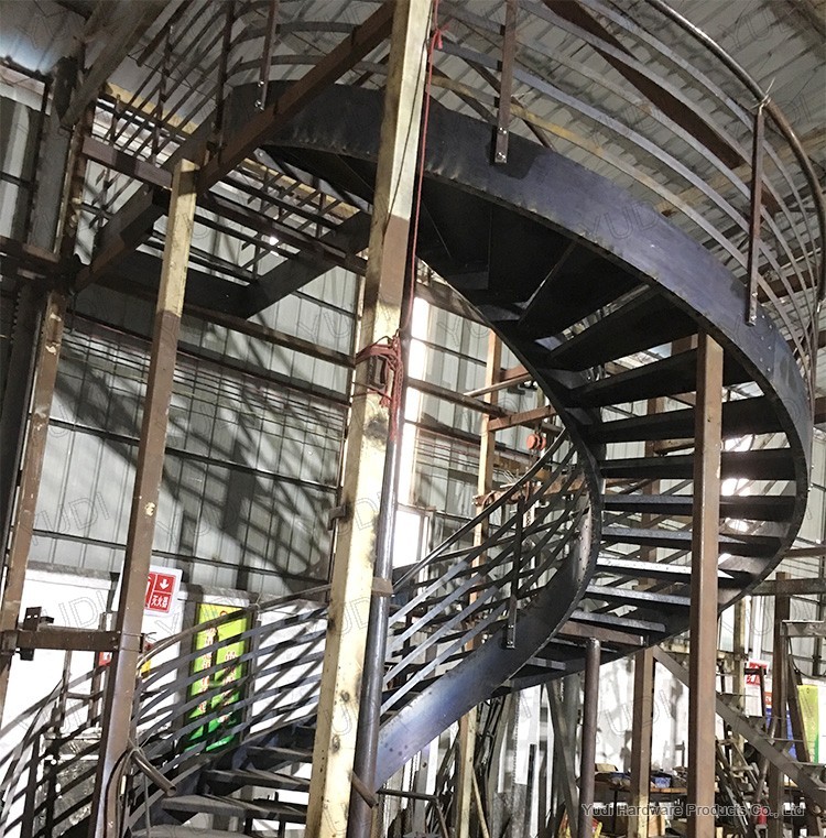 碳钢楼梯